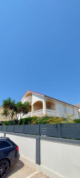 APARTMENT LEO NOVALJA